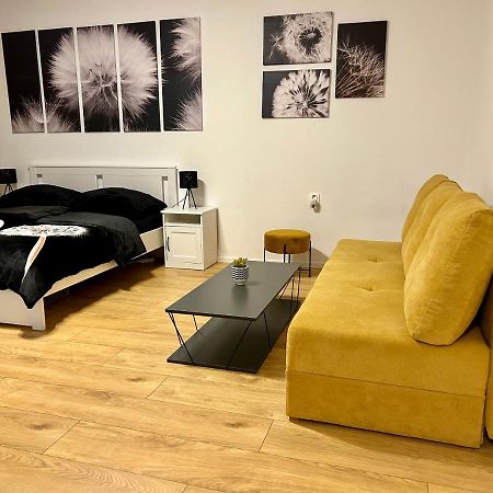Studio Apartment Dandelion Bratislava Exteriör bild